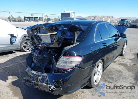 2011 Mercedes-Benz C 300 Luxury 4Matic/Sport 4Matic из США, поврежденный, VIN WDDGF8BBXBA497698